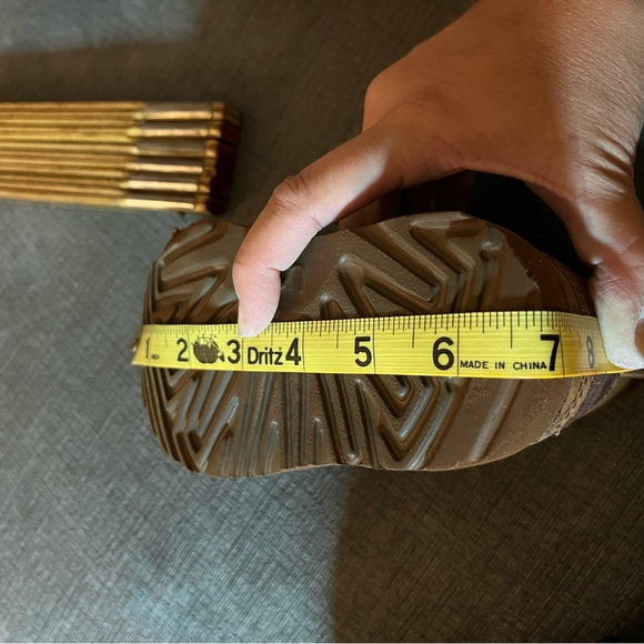 Toddler Ugg Boots Size 7 - Picture 6 of 6